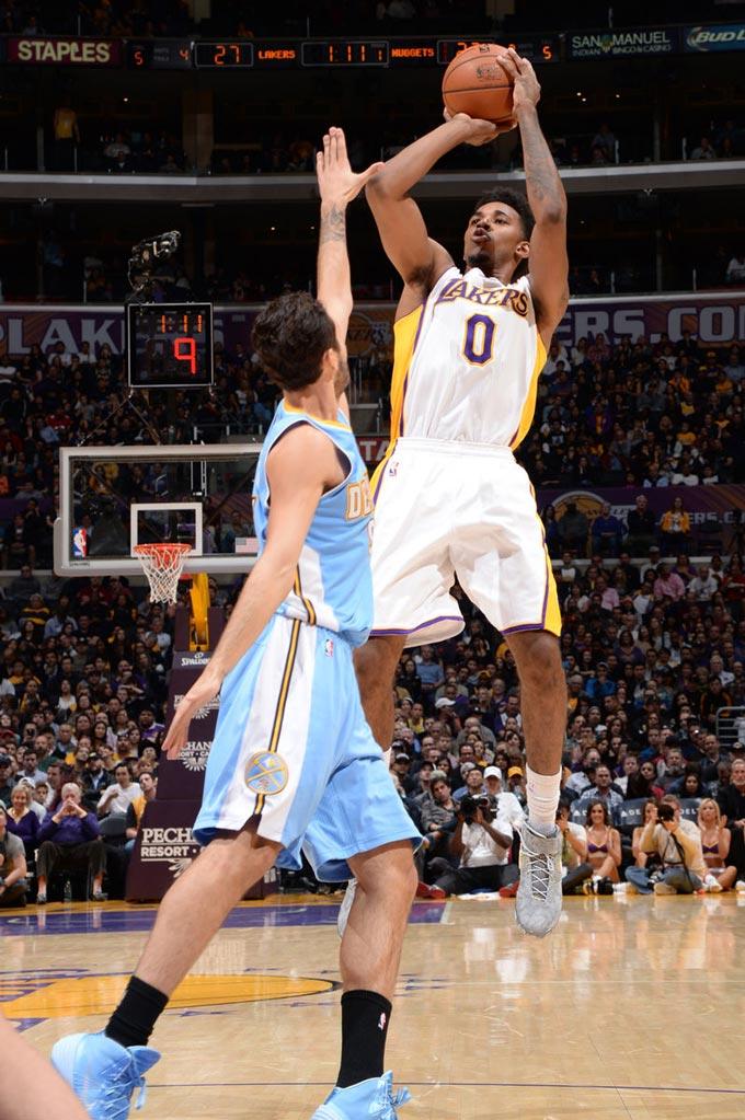 王晓龙：在西班牙踢球竞争很大，缺乏学习和社交能力会很困难（王晓龙：西班牙足坛竞争激烈，学习与社交能力不足将举步维艰）