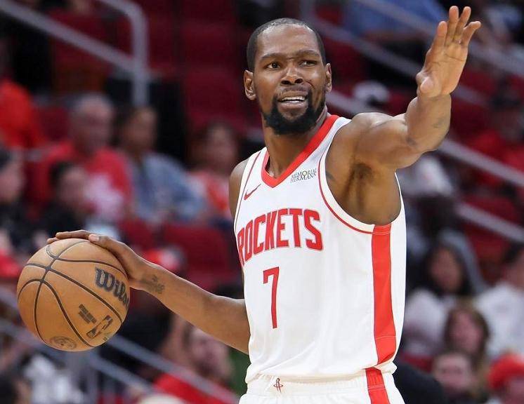 意甲11月最佳球员候选：迈尼昂、劳塔罗、瓦尔迪入选（迈尼昂、劳塔罗、瓦尔迪入围意甲11月最佳球员候选）