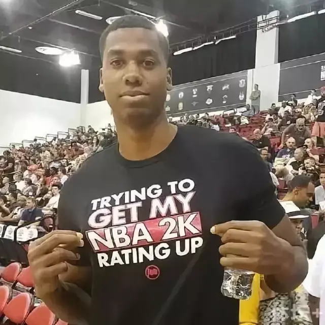 土媒：加拉塔萨雷想在1月引进吕迪格，球员与皇马合同6月到期（土媒称加拉塔萨雷欲一月签下吕迪格，其与皇马合同将于6月到期）