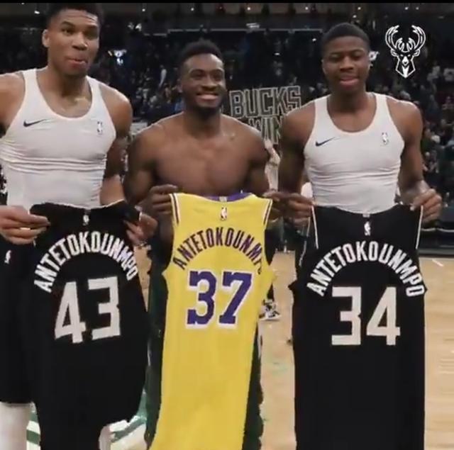 U22国足力克韩国U22，球迷在球员谢场时高喊“雄起”（U22国足击败韩国U22，谢场之际球迷齐声高呼“雄起”）