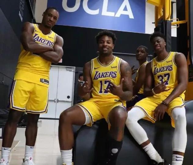 近10场欧冠仅1场进球，莱万遭遇生涯欧冠最长6场进球荒（欧冠近10战仅1球，莱万陷入生涯欧冠最长6场连续未破门）