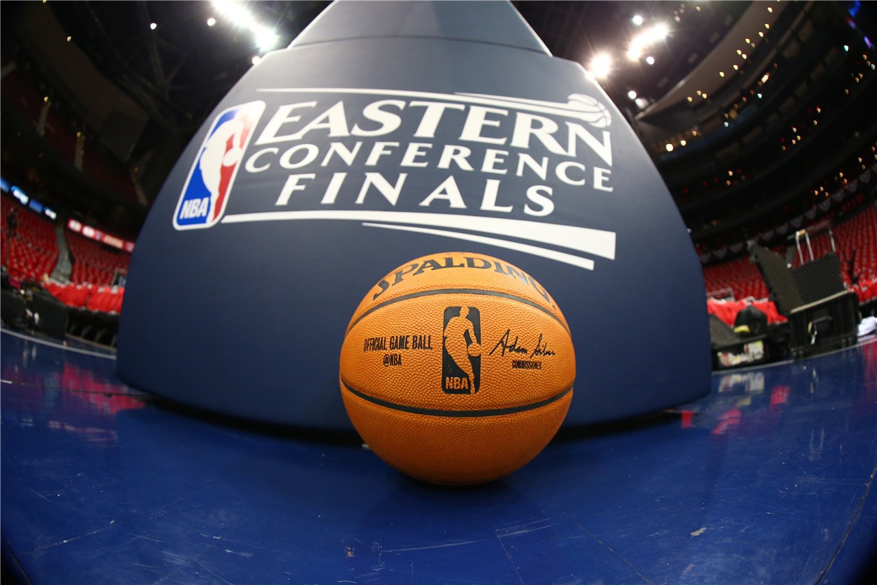 托尼：相较劳塔罗我更喜欢图拉姆，后者是意甲最强的中锋（托尼：更青睐图拉姆而非劳塔罗，他是意甲最强中锋）