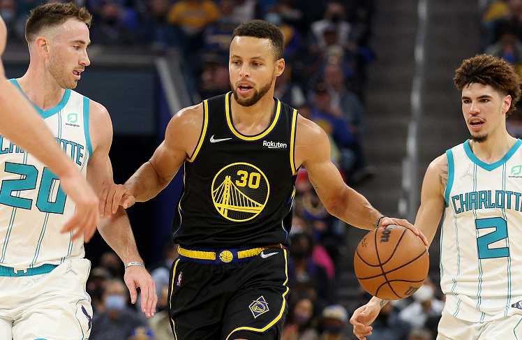 约基奇砍下118次25分+10助，史上其他中锋合计108场（约基奇25分+10助已达118场，超过其余中锋历史总和108场）