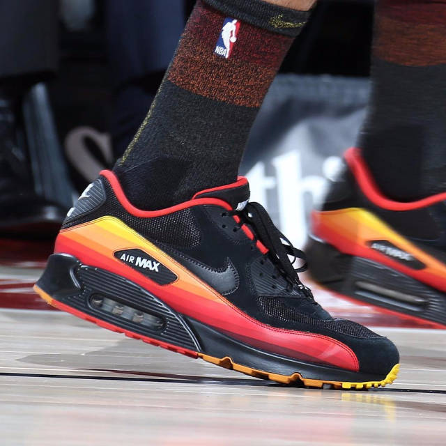 美记：塔图姆身边的人告诉我，他在努力争取本赛季复出（美记者：塔图姆身边人士称其正全力争取本季复出）