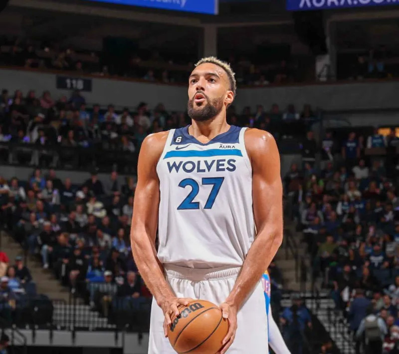 久保建英：堂安律的进球非常漂亮，这种处理方式正是他擅长的（久保建英称赞堂安律：这粒进球极为精彩，正是他的拿手好戏）